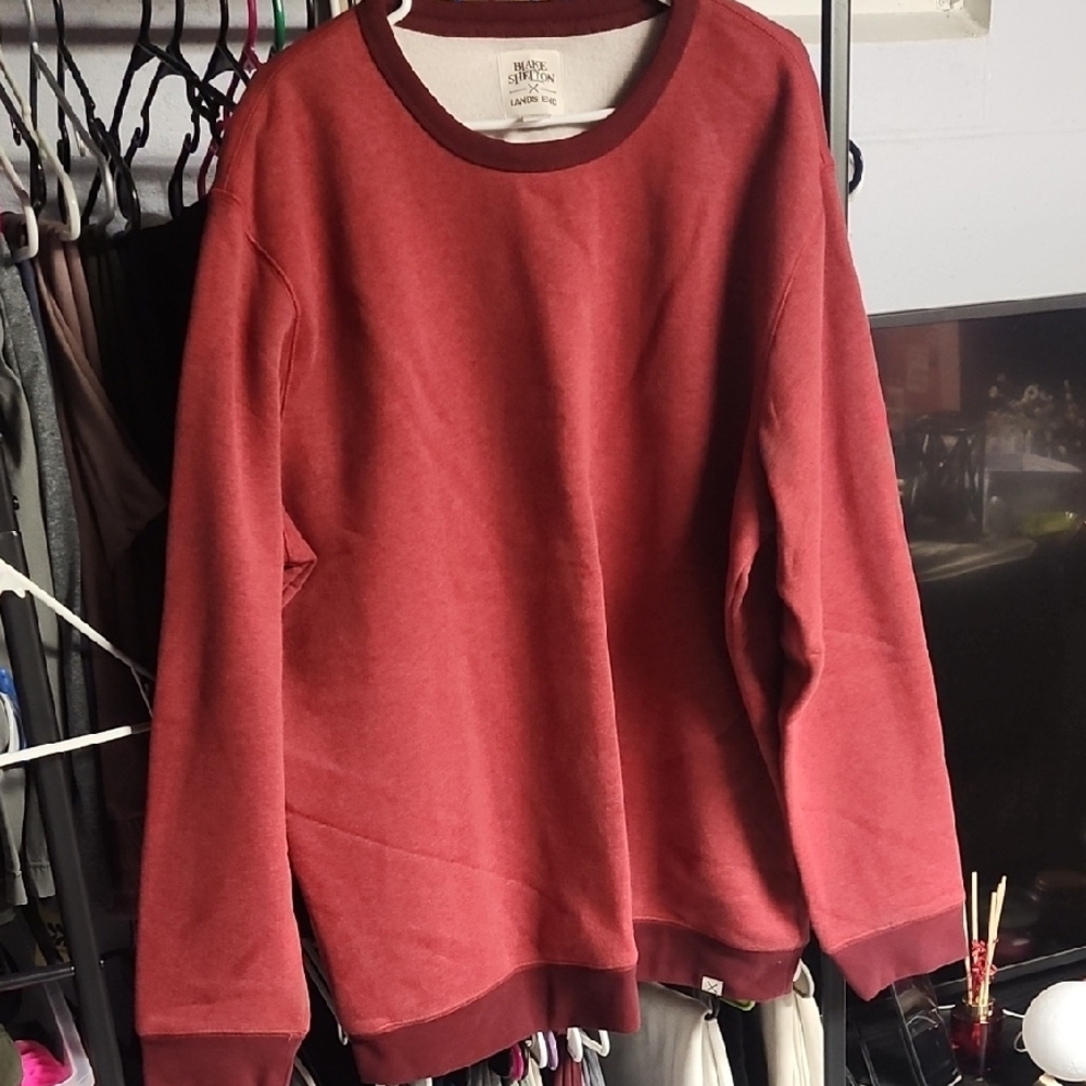 Lands' End Bkake Shelton Burgundy Crewneck Sweatshirt